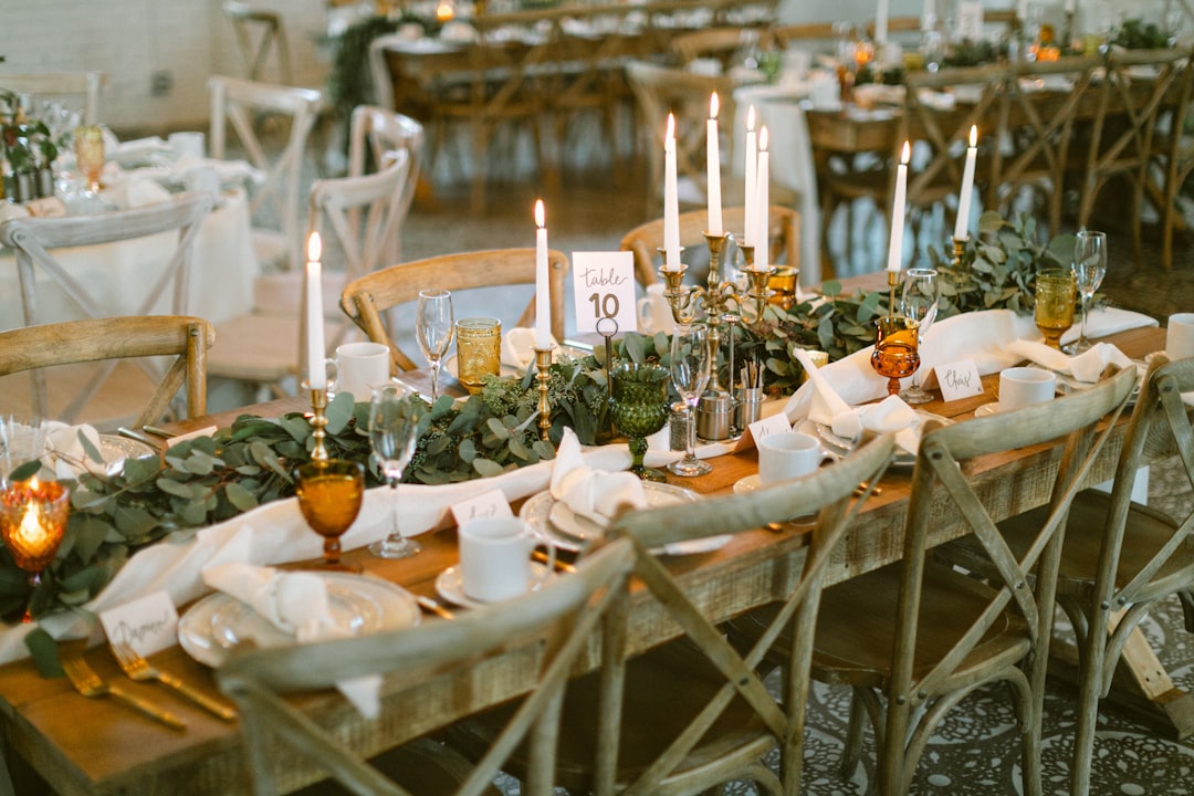 How to Choose Wedding Decor That Feels Elegant Without Looking Overdone